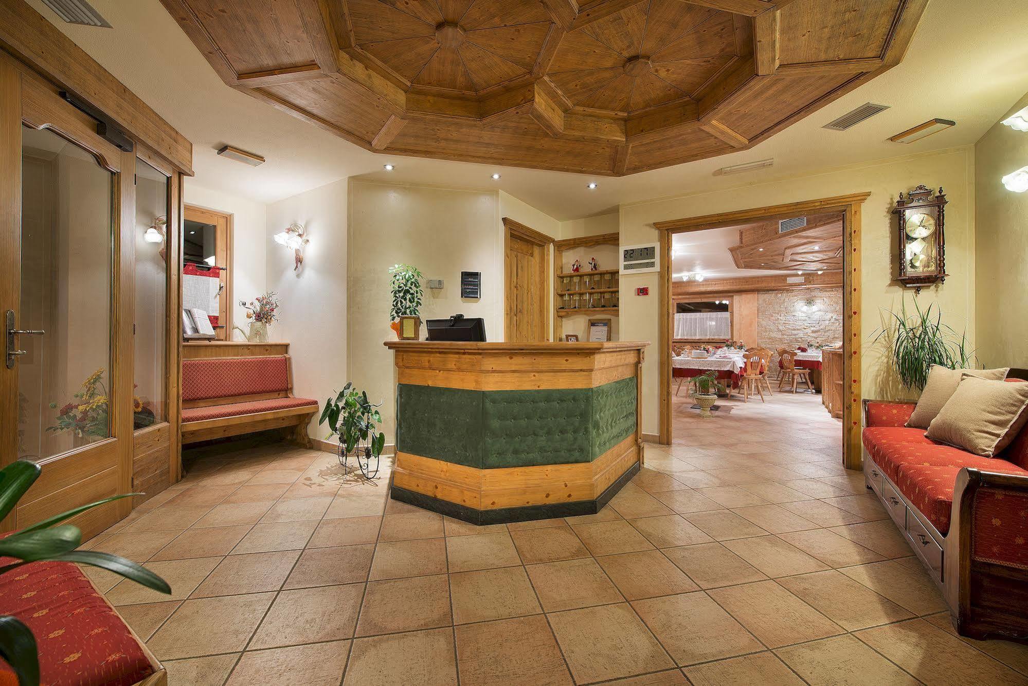Hotel Costanza Mountain Holiday Livigno Kültér fotó