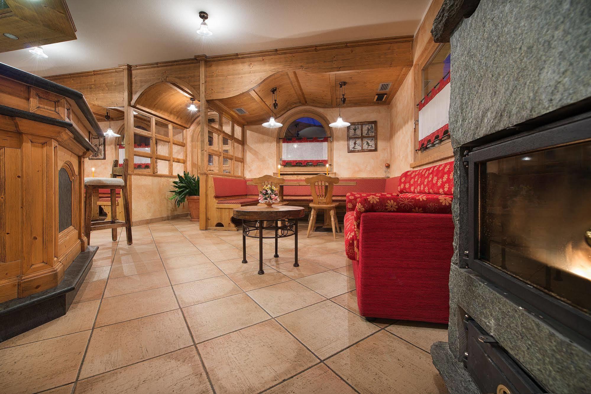Hotel Costanza Mountain Holiday Livigno Kültér fotó